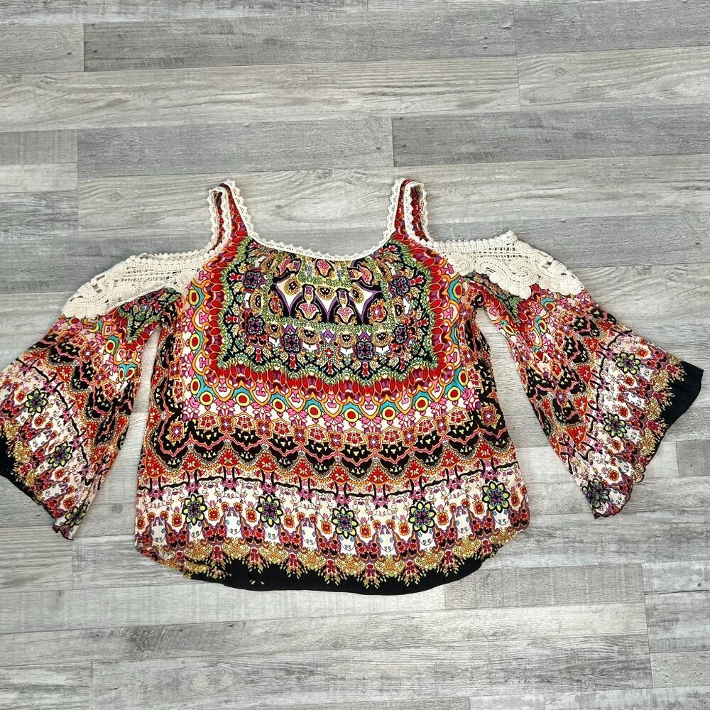 Bila Boho Pattern Cold Shoulder Bell Sleeve Top Size Large Crochet Lace F43